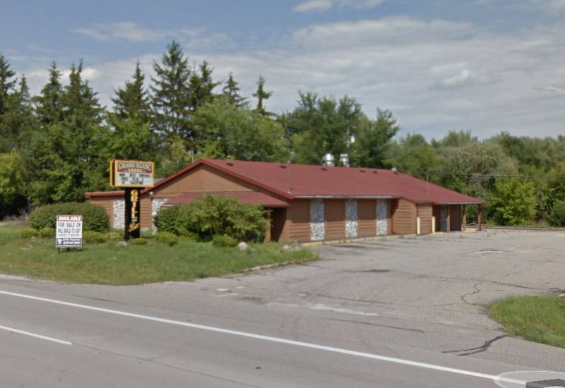 Loch Lomond Golf Club - Restaurant Next Door - Grand Blanc Inn